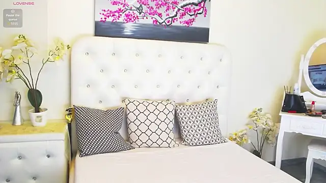 Ysabell01 online show from 04/18/26, 04:27