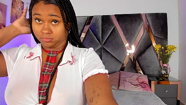 Milan ebony online show from 07/04/26, 12:22