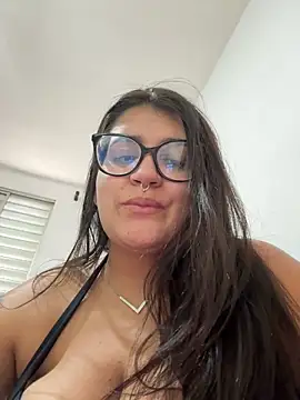 Snapshot of isa_ofc2024 chatting on 12/14/24, 12:12 isa ofc2024 online show from 12/14/24, 12:12