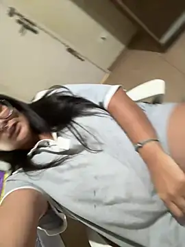 Snapshot of isa_ofc2024 chatting on 02/02/25, 02:27 isa ofc2024 online show from 02/02/25, 02:27