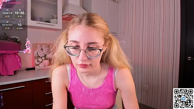 Snapshot of LivyyBossom chatting on 02/08/25, 06:01 LivyyBossom online show from 02/08/25, 06:01