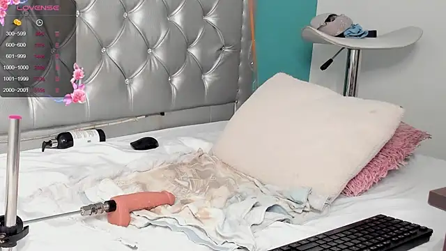 GinaKurt online show from 12/30/24, 08:32