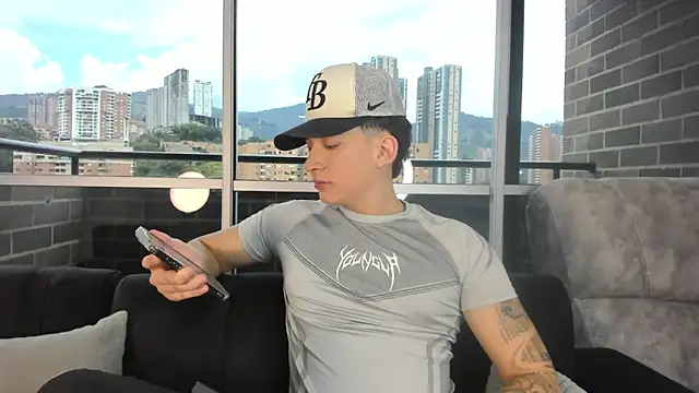 Snapshot of emmanuel_scor chatting on 10/11/25, 04:49 emmanuel scor online show from 10/11/25, 04:49