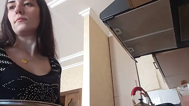 AlejandraDelaney online show from 11/30/25, 08:51