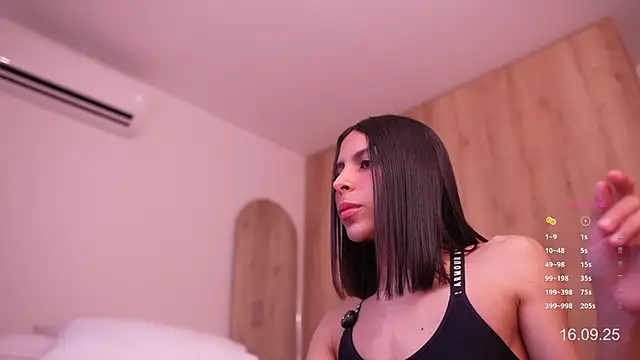 Snapshot of veronica_mendez1 chatting on 09/16/25, 12:39 veronica mendez1 online show from 09/16/25, 12:39