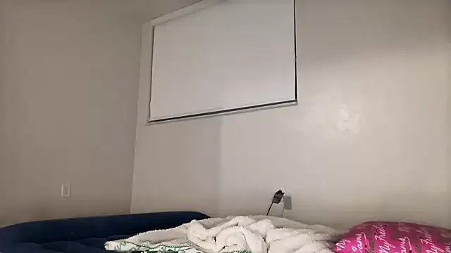 Snapshot of miamiworld chatting on 02/25/26, 07:51 miamiworld online show from 02/25/26, 07:51