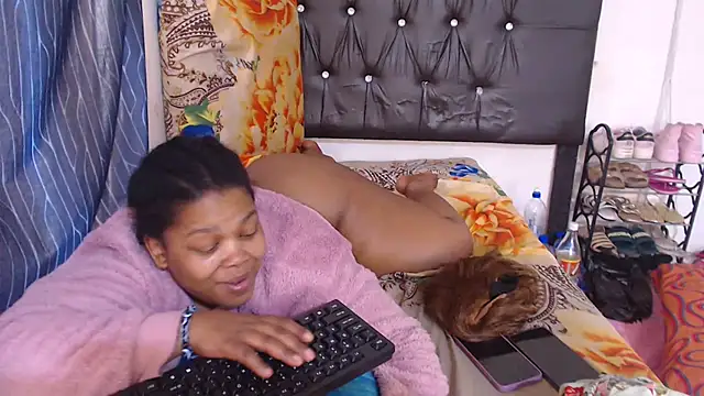 BigbootyNickyx online show from 11/04/25, 06:23