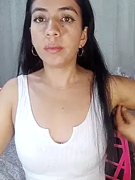 Snapshot of anngela01 chatting on 12/03/24, 05:42 anngela01 online show from 12/03/24, 05:42