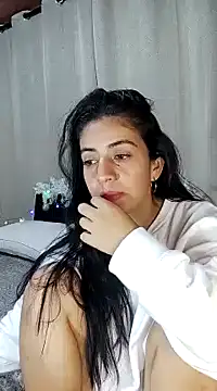 Snapshot of anngela01 chatting on 12/04/24, 01:58 anngela01 online show from 12/04/24, 01:58