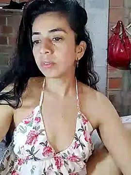 Snapshot of anngela01 chatting on 12/11/24, 02:11 anngela01 online show from 12/11/24, 02:11