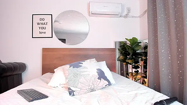 amber maxwell online show from 02/06/25, 08:50