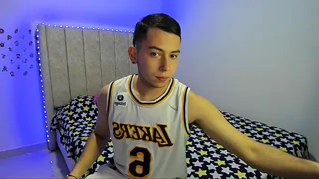 Snapshot of lunitayliam chatting on 12/21/24, 12:53 lunitayliam online show from 12/21/24, 12:53