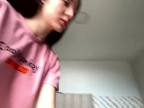 Snapshot of lunitayliam chatting on 10/05/25, 04:38 lunitayliam online show from 10/05/25, 04:38