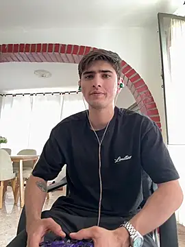 Snapshot of PhilipRich chatting on 07/17/26, 04:56 PhilipRich online show from 07/17/26, 04:56