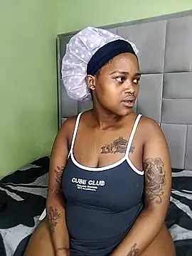 ThickPearlx23 online show from 11/27/25, 06:54