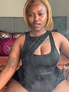 Snapshot of ThickPearlx23 chatting on 07/28/26, 12:48 ThickPearlx23 online show from 07/28/26, 12:48