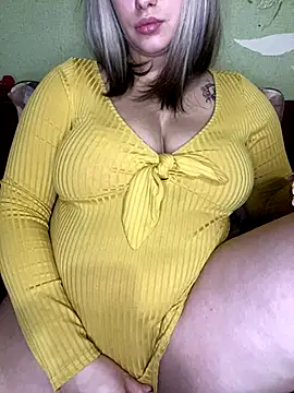 Snapshot of 69Laura696 chatting on 12/05/24, 06:11 69Laura696 online show from 12/05/24, 06:11