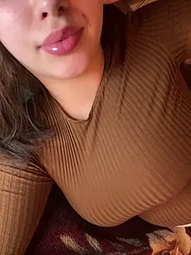 Snapshot of 69Laura696 chatting on 03/06/25, 07:21 69Laura696 online show from 03/06/25, 07:21