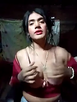 yovana13 online show from 02/15/26, 09:55