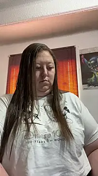 Chloee ep online show from 12/19/25, 05:09