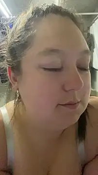 Snapshot of Chloee_ep chatting on 06/12/26, 05:06 Chloee ep online show from 06/12/26, 05:06