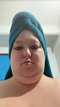 Snapshot of Chloee_ep chatting on 06/15/26, 03:09 Chloee ep online show from 06/15/26, 03:09