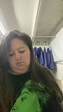 Snapshot of Chloee_ep chatting on 07/16/26, 05:02 Chloee ep online show from 07/16/26, 05:02