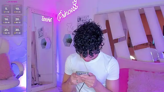 EthanCollens online show from 01/08/25, 09:01