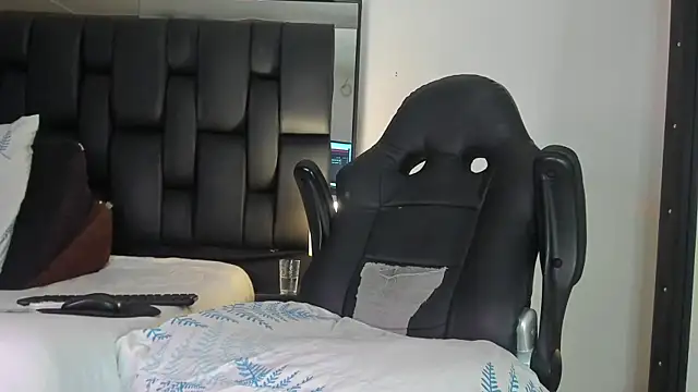 JadeSmiith  online show from 02/26/25, 10:31