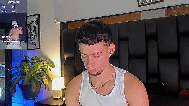 JadeSmiith  online show from 10/11/25, 10:19