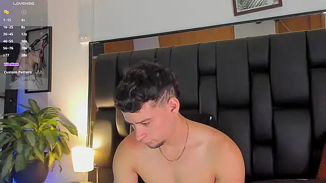 JadeSmiith  online show from 12/04/25, 10:40