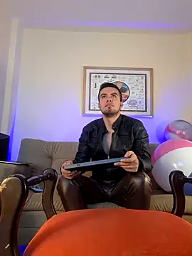 bradley colt online show from 02/11/25, 01:30