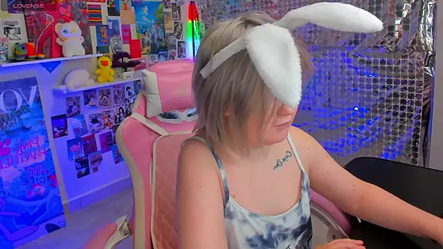 Sara Robinson online show from 04/07/26, 03:18