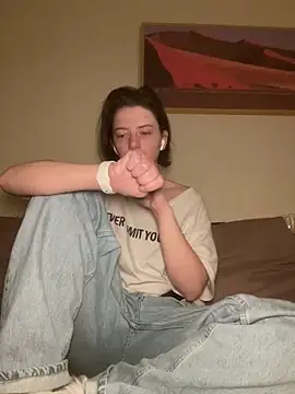 Snapshot of Take_Me_Awayy chatting on 01/15/25, 04:25 Take Me Awayy online show from 01/15/25, 04:25