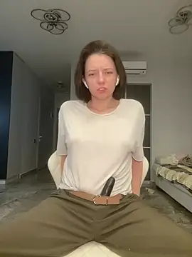 Snapshot of Take_Me_Awayy chatting on 02/08/25, 07:59 Take Me Awayy online show from 02/08/25, 07:59