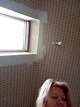 Snapshot of Lauri_scherri chatting on 10/12/25, 02:16 Lauri scherri online show from 10/12/25, 02:16