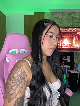 Tamara Roberts1 online show from 12/28/24, 02:22