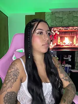 Tamara Roberts1 online show from 12/28/24, 05:23