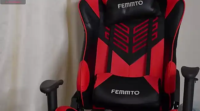 Snapshot of May_Dylan1 chatting on 12/17/24, 06:35 May Dylan1 online show from 12/17/24, 06:35