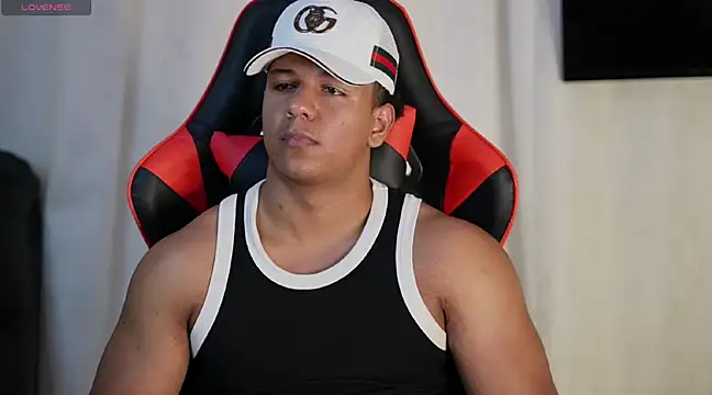 Snapshot of May_Dylan1 chatting on 01/02/25, 08:39 May Dylan1 online show from 01/02/25, 08:39