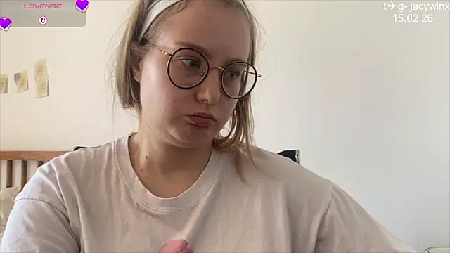 JacyWinslat online show from 02/15/26, 07:05