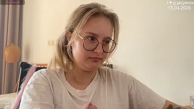 JacyWinslat online show from 04/15/26, 09:16