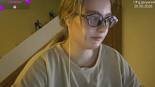 Snapshot of JacyWinslat chatting on 05/26/26, 04:47 JacyWinslat online show from 05/26/26, 04:47