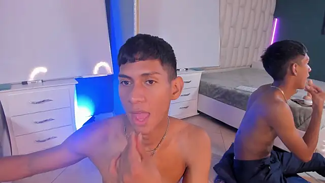 Nick Collins18 online show from 03/01/25, 07:41