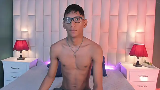 Nick Collins18 online show from 03/06/25, 03:46