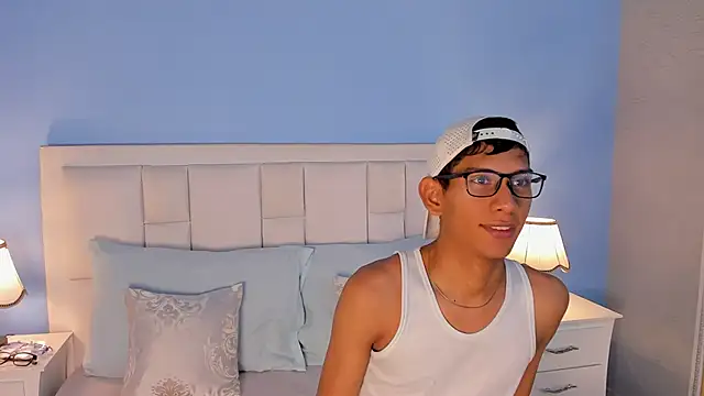 Nick Collins18 online show from 09/18/25, 04:36