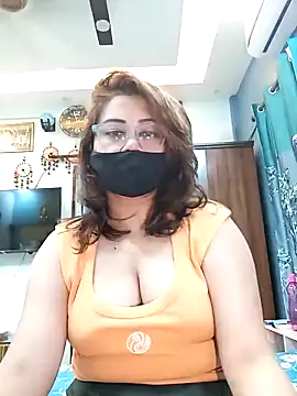 Cute-mona online show from 10/05/25, 09:29