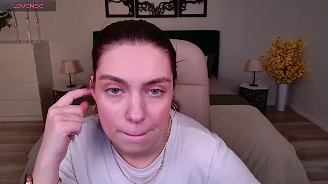 DaniellaLovely online show from 11/14/25, 11:09