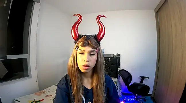 hot quenn online show from 02/21/25, 05:56