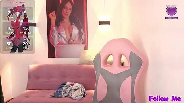 vittorialombardi   online show from 10/28/25, 07:12